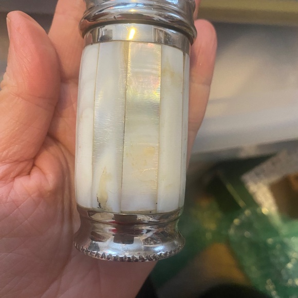 Ralph Lauren mother of pearl & silver salt & pepper shakers - Picture 16 of 16